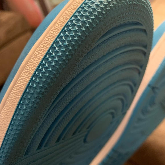 Size 12 lightly used Air Jordan 1 Unc 2015 - Picture 2 of 8